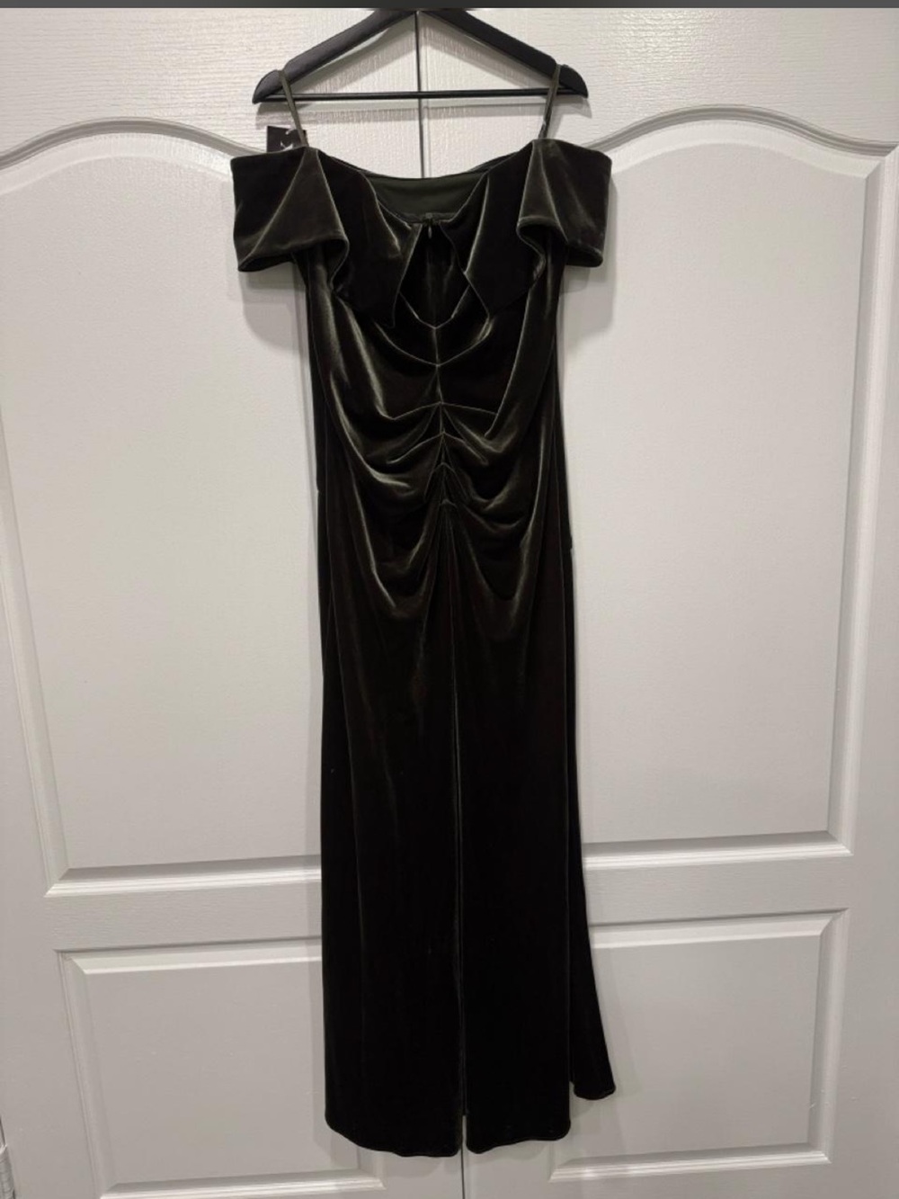 Xscape Off-Shoulder Emerald Green Velvet Gown - Picture 3 of 6